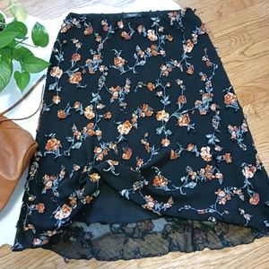 Karen Kane Lifestyle • Women's Fall-Inspired Floral Midi Skirt